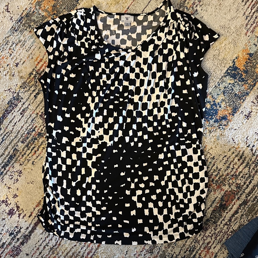 Worthington Black and White Abstract Blouse